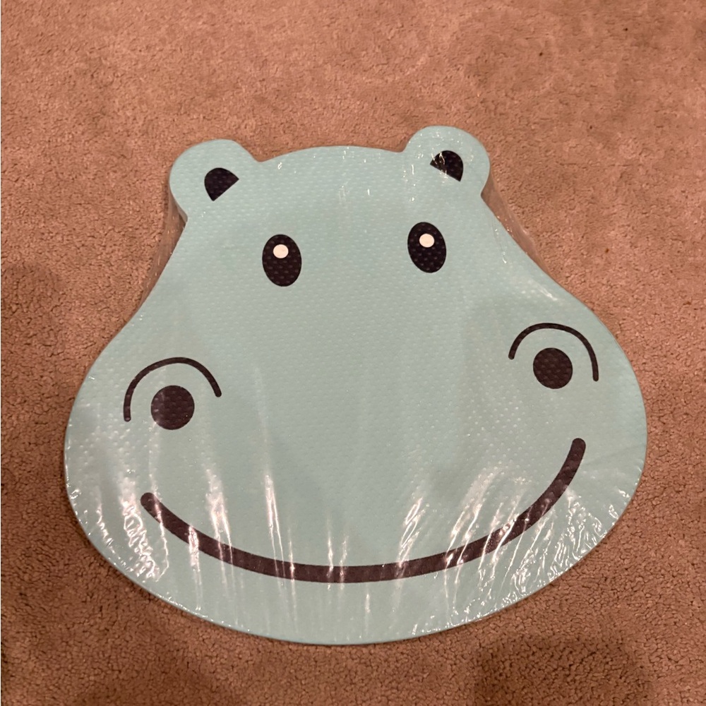 Cute Hippo Shaped Bath Kneeler